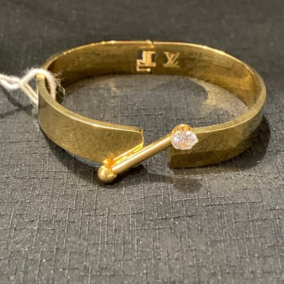 Louis Vuitton Diamond Cuff Henge solitaire diamond Bracelet - Picture 5 of 5